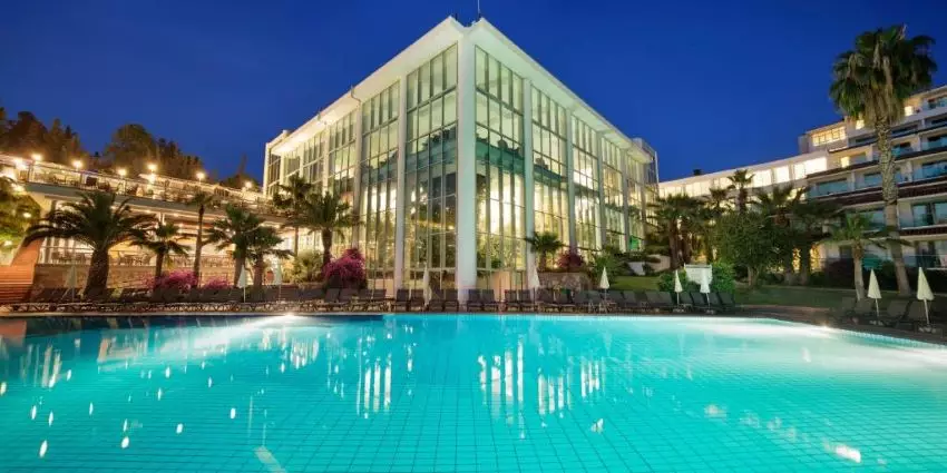 هتل پاین بی هالیدی کوش آداسی